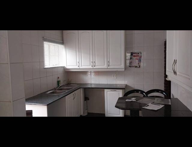 5 BEDROOM HOUSE FOR SALE IN WYCHWOOD